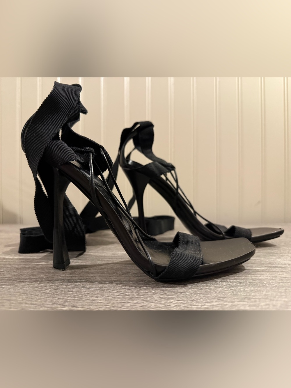 Gucci Tom Ford 2002 Runway Ribbon Lace Up Heels 5.5B Vintage